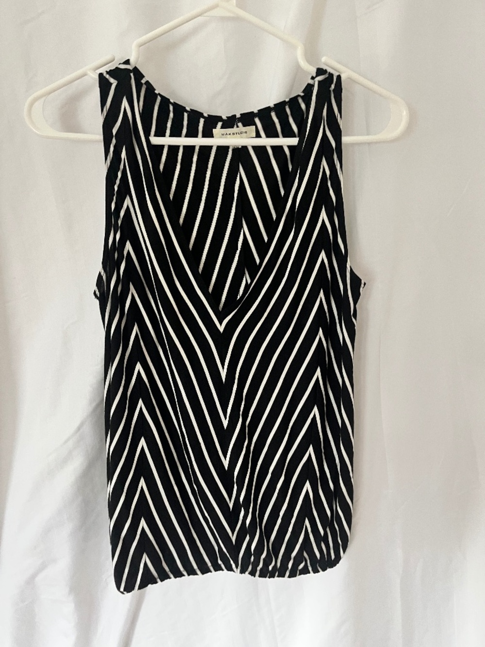 Max studio sleeveless top